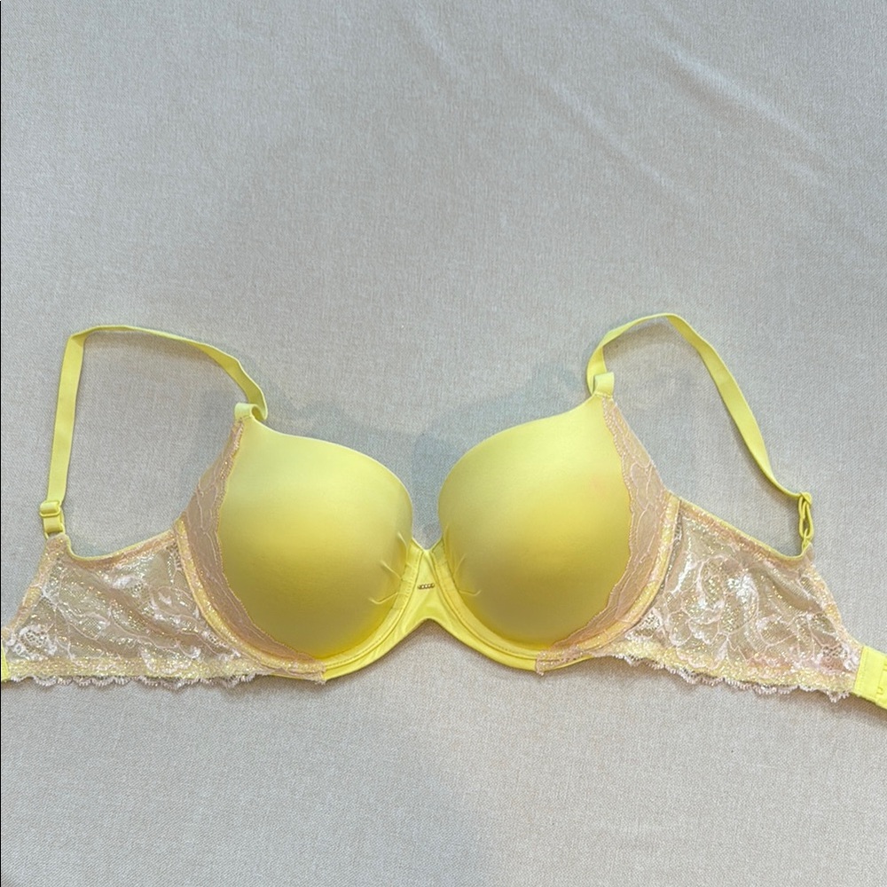 Victoria's Secret Yellow Lace Trim Underwire Bra
